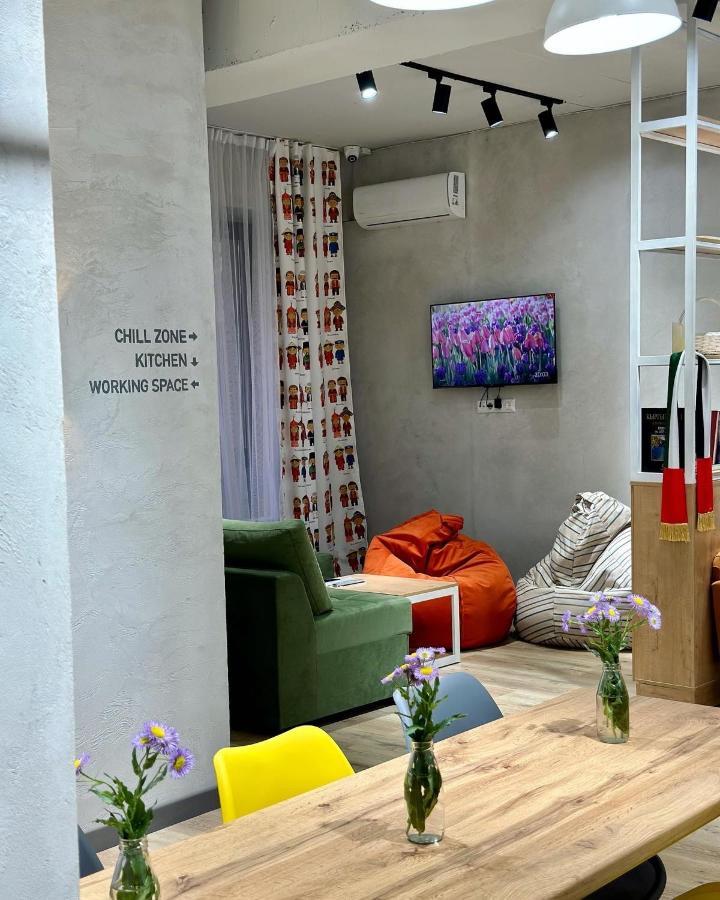 Izzzi Hostel Бишкек Экстерьер фото